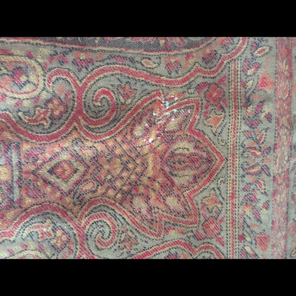 Wool shawl wrap with Kashmir embroidery - Picture 5 of 6